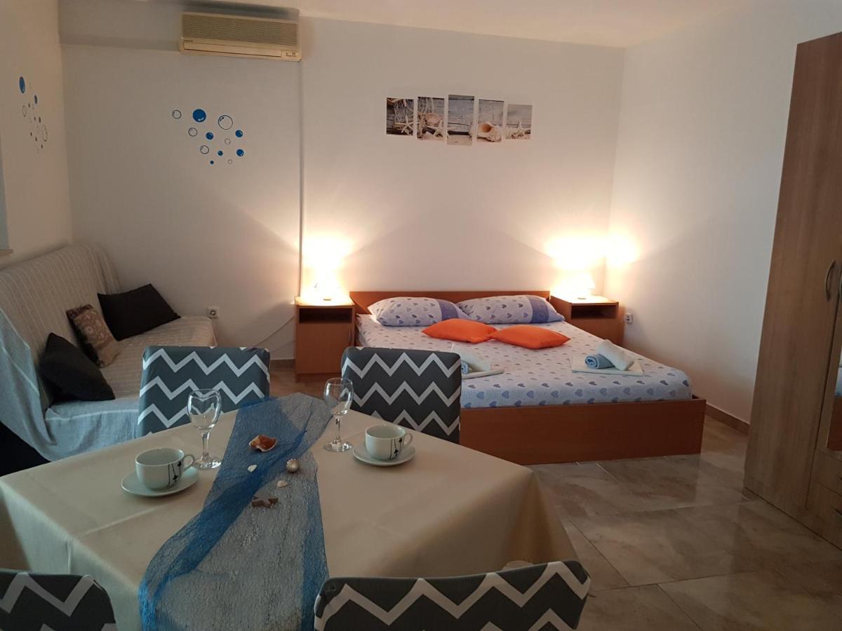Apartments With A Parking Space Novalja, Pag - 6504 Exterior photo
